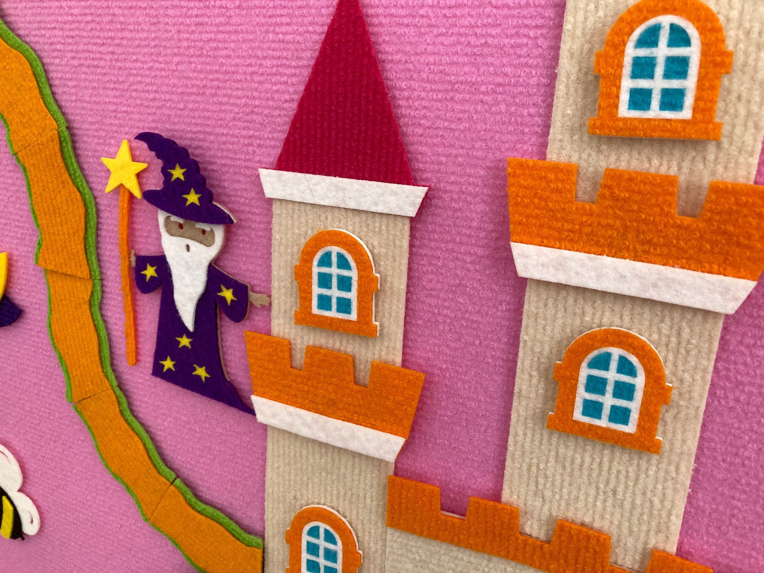 🏰 Розвивальний килимок Wonderwall® “Принцеса та дракон” з іграшками на липучках, 145х100 см
